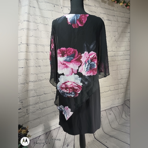 SLNY Fashions Sleeveless Beed Embellished Chiffon Overlay Cape Dress - Picture 3 of 16